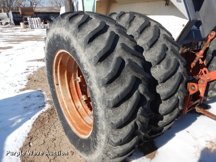 image for item GX9869 1982 Case 2290 tractor