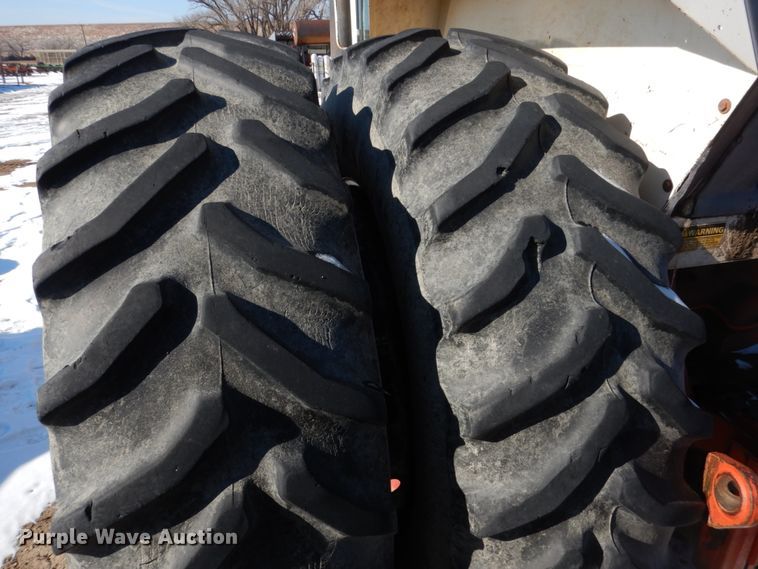 image for item GX9869 1982 Case 2290 tractor