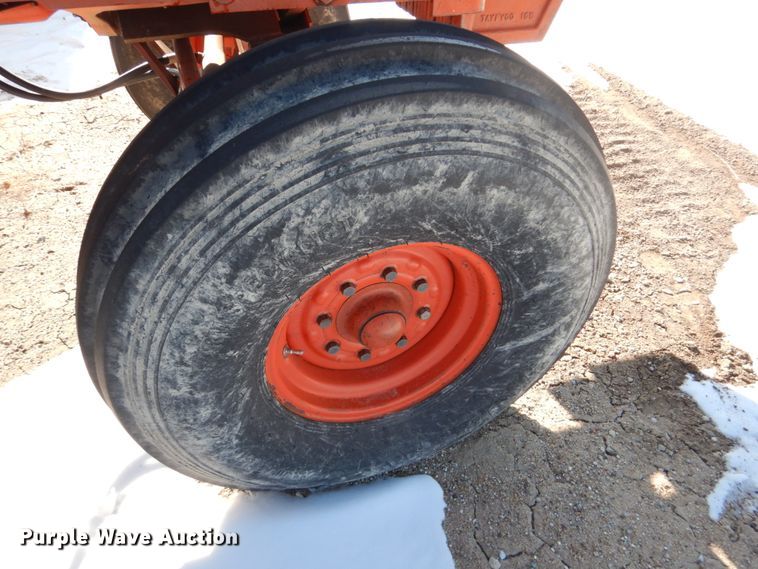 image for item GX9869 1982 Case 2290 tractor