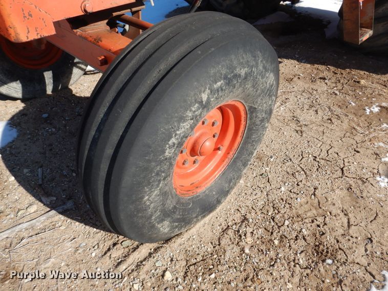 image for item GX9869 1982 Case 2290 tractor