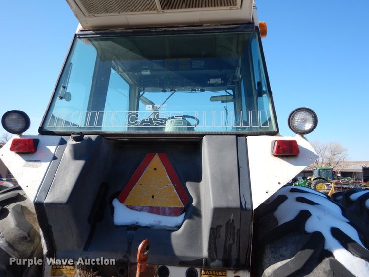 image for item GX9869 1982 Case 2290 tractor