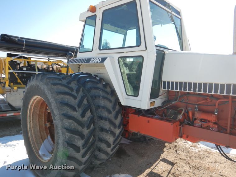 image for item GX9869 1982 Case 2290 tractor