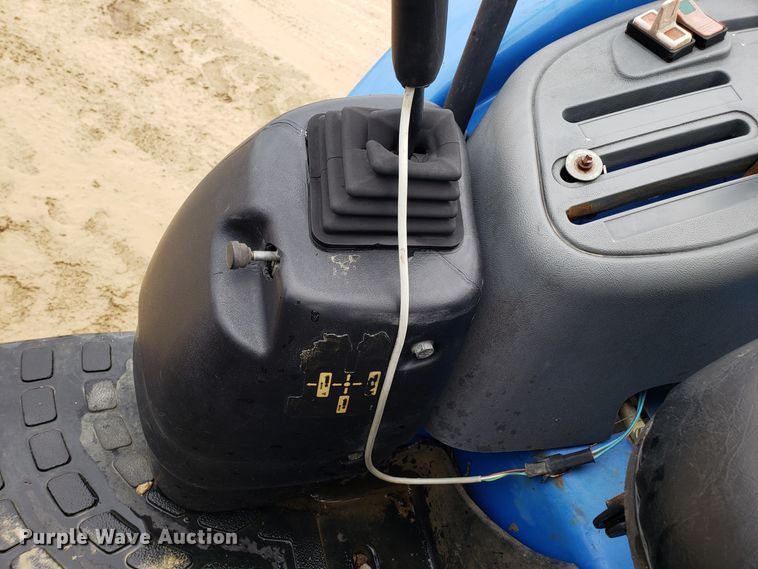 image for item L1418 New Holland TC35D tractor