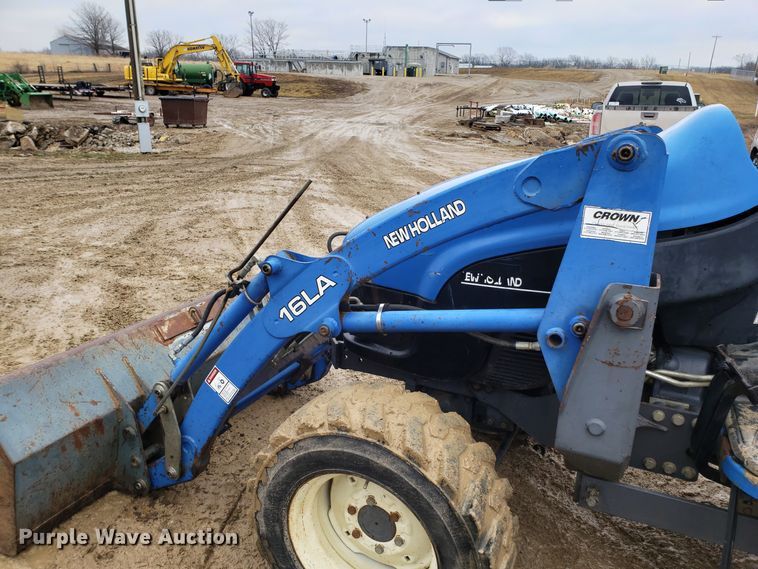 image for item L1418 New Holland TC35D tractor