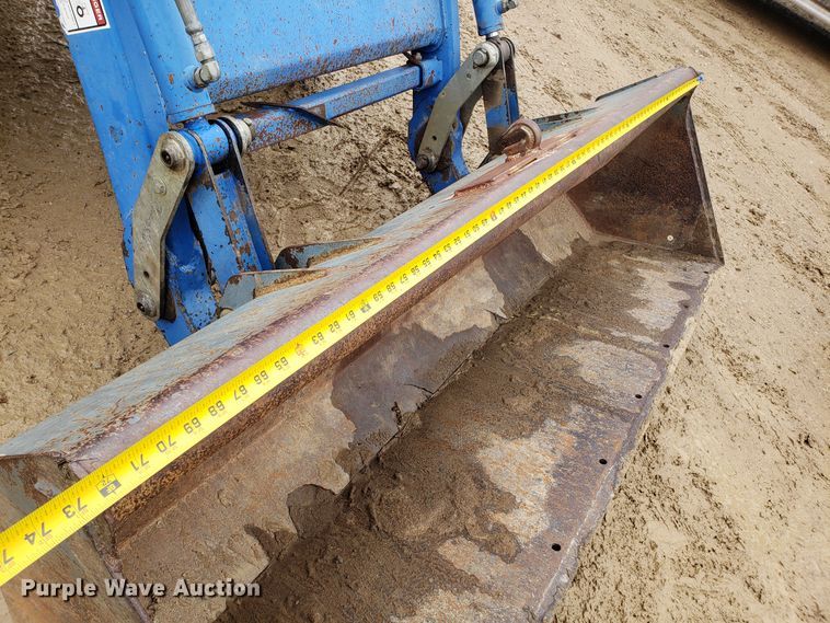 image for item L1418 New Holland TC35D tractor