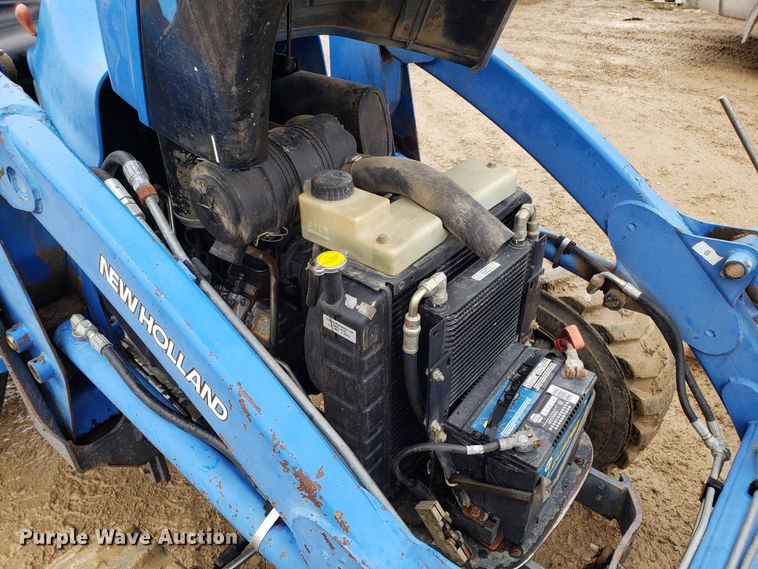 image for item L1418 New Holland TC35D tractor