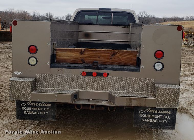 image for item L1419 2005 Ford F350 Super Duty SuperCab utility bed pickup truck