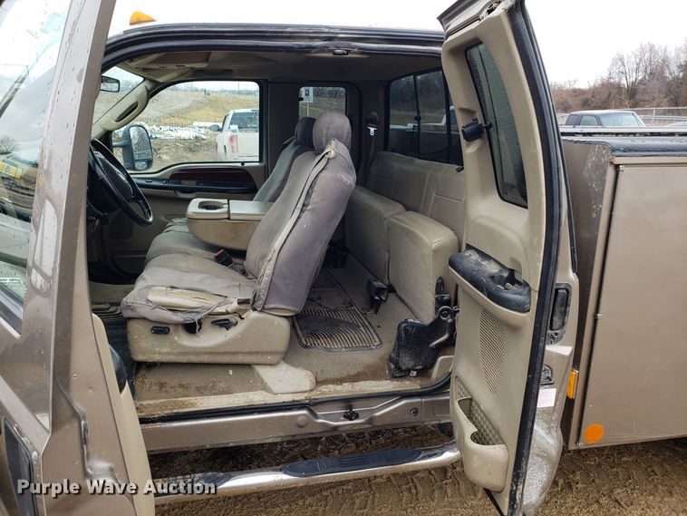 image for item L1419 2005 Ford F350 Super Duty SuperCab utility bed pickup truck