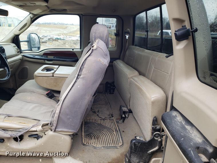 image for item L1419 2005 Ford F350 Super Duty SuperCab utility bed pickup truck