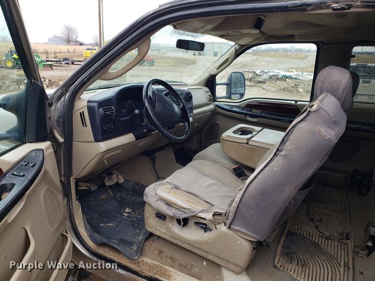 image for item L1419 2005 Ford F350 Super Duty SuperCab utility bed pickup truck