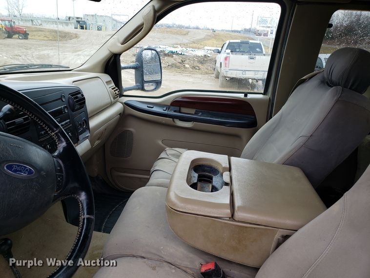 image for item L1419 2005 Ford F350 Super Duty SuperCab utility bed pickup truck