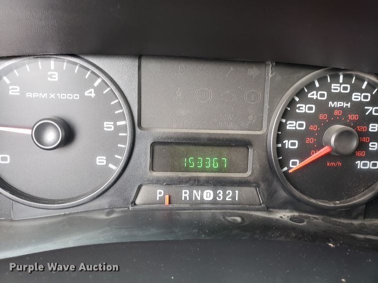 image for item L1419 2005 Ford F350 Super Duty SuperCab utility bed pickup truck