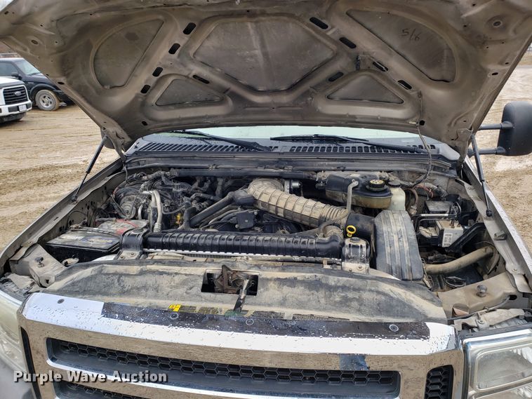 image for item L1419 2005 Ford F350 Super Duty SuperCab utility bed pickup truck