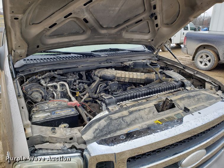 image for item L1419 2005 Ford F350 Super Duty SuperCab utility bed pickup truck