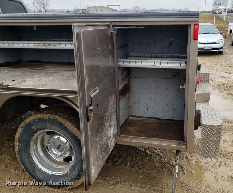 image for item L1419 2005 Ford F350 Super Duty SuperCab utility bed pickup truck