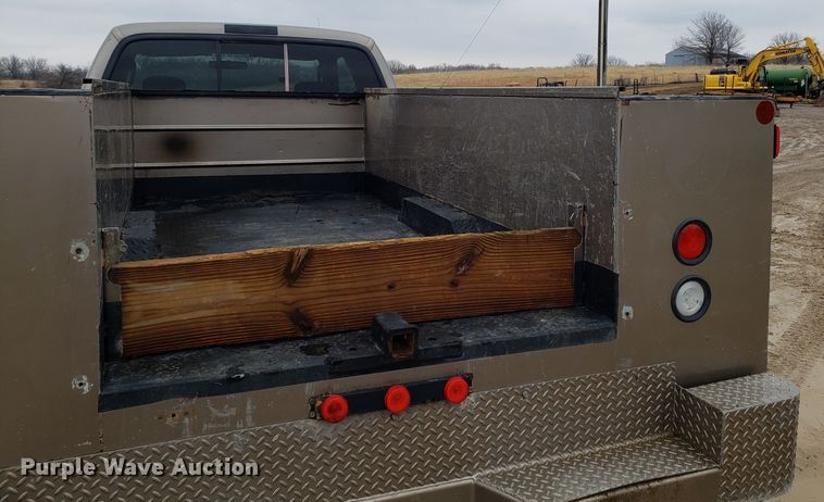 image for item L1419 2005 Ford F350 Super Duty SuperCab utility bed pickup truck