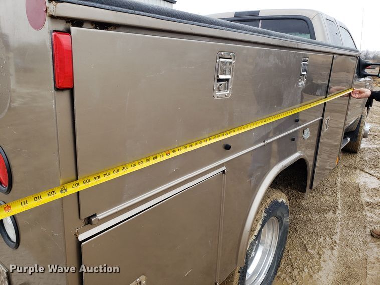 image for item L1419 2005 Ford F350 Super Duty SuperCab utility bed pickup truck