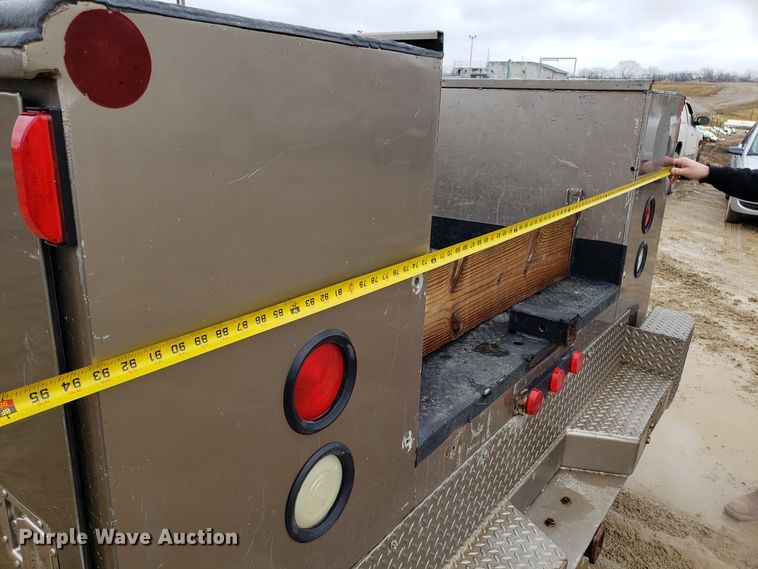 image for item L1419 2005 Ford F350 Super Duty SuperCab utility bed pickup truck