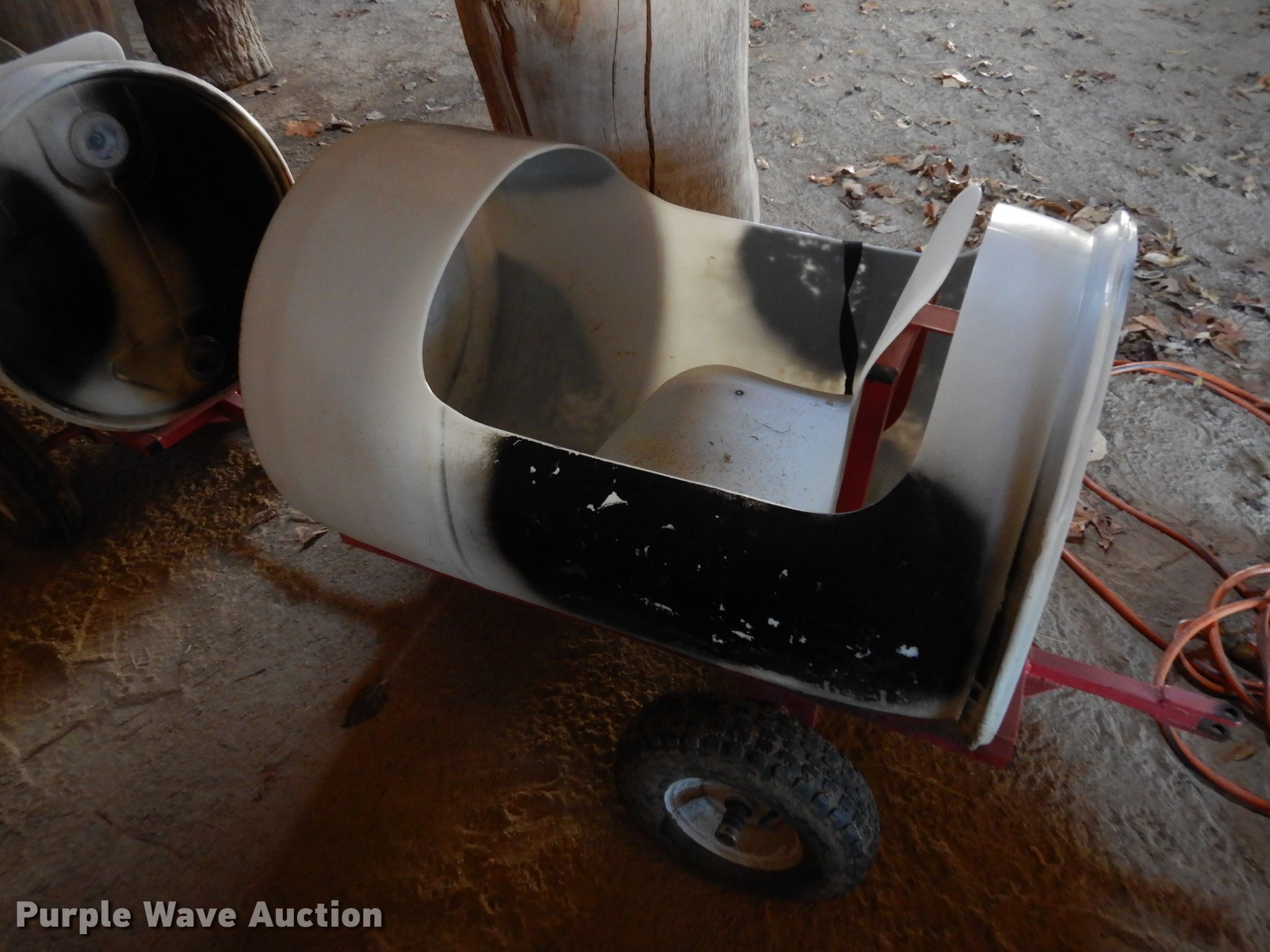 (9) barrel train cars in Overland Park, KS Item FD9813 sold Purple Wave