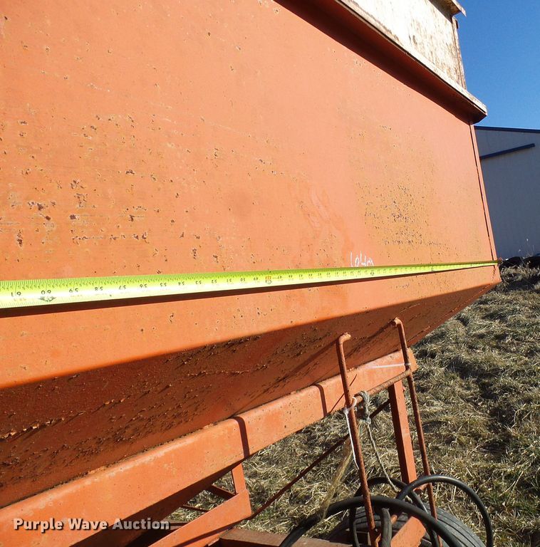 image for item DD1763 Gravity wagon