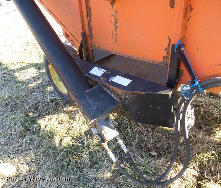 image for item DD1763 Gravity wagon
