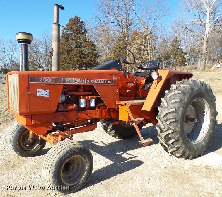 image for item DD1764 Allis Chalmers 200 tractor