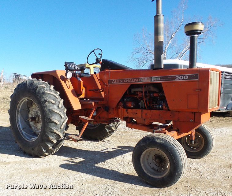 image for item DD1764 Allis Chalmers 200 tractor