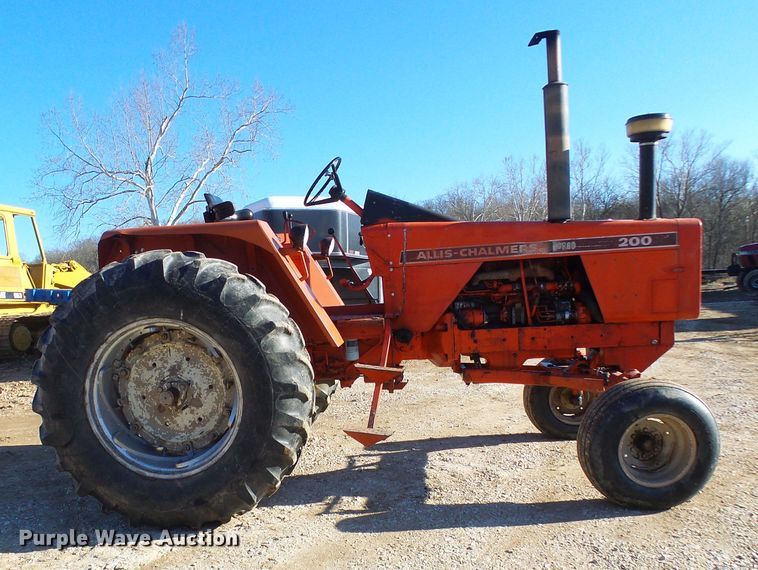 image for item DD1764 Allis Chalmers 200 tractor