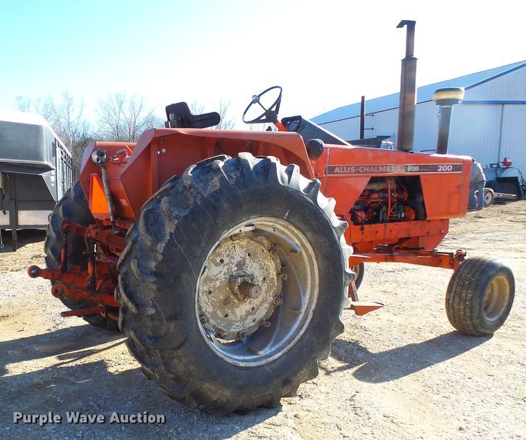 image for item DD1764 Allis Chalmers 200 tractor