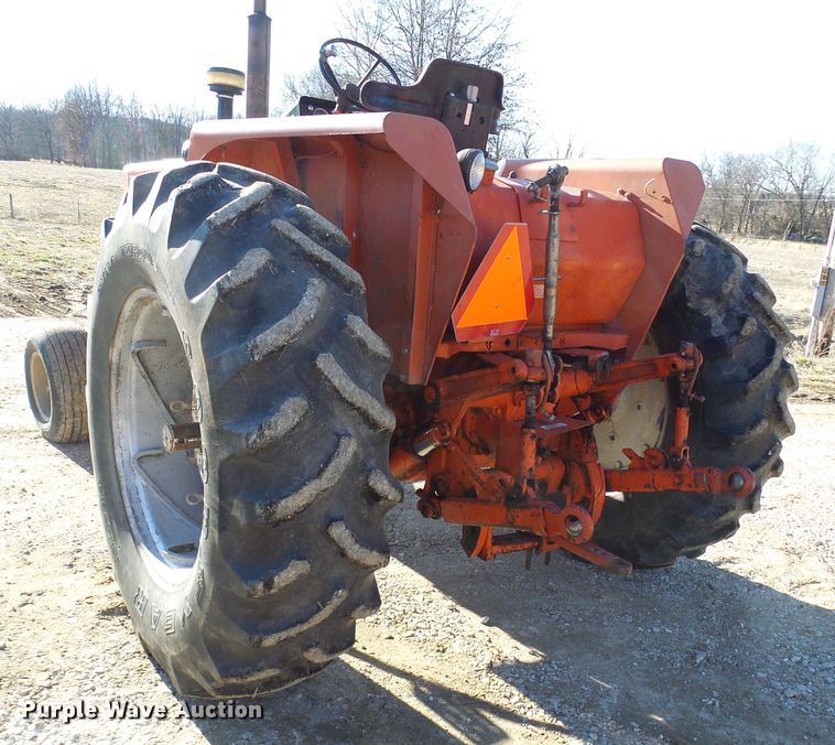 image for item DD1764 Allis Chalmers 200 tractor