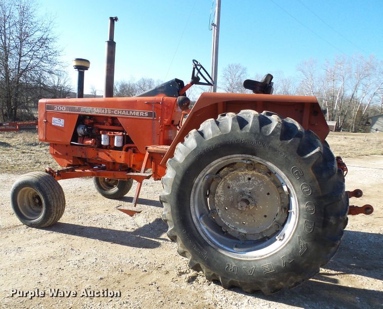 image for item DD1764 Allis Chalmers 200 tractor