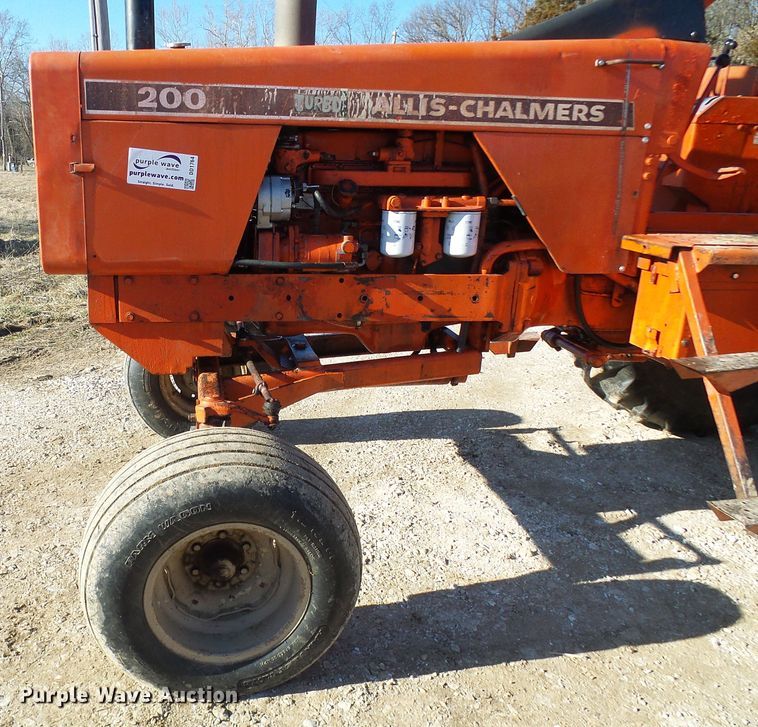 image for item DD1764 Allis Chalmers 200 tractor