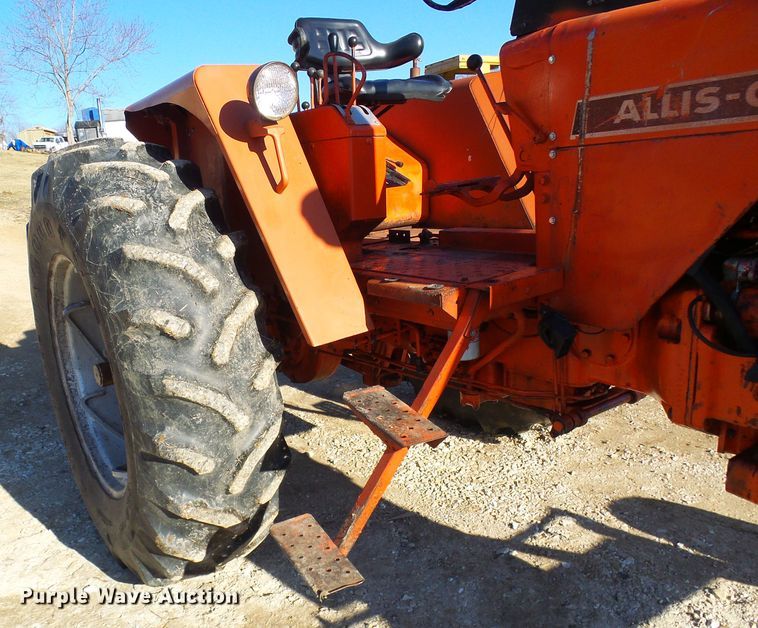 image for item DD1764 Allis Chalmers 200 tractor