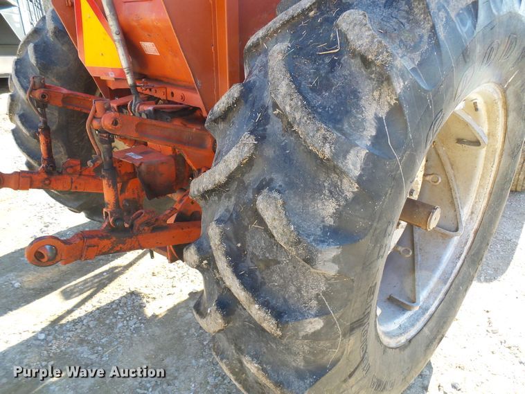 image for item DD1764 Allis Chalmers 200 tractor