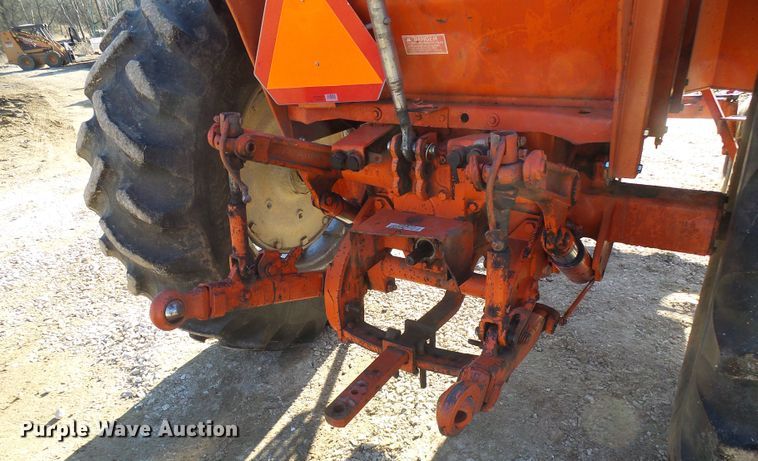 image for item DD1764 Allis Chalmers 200 tractor