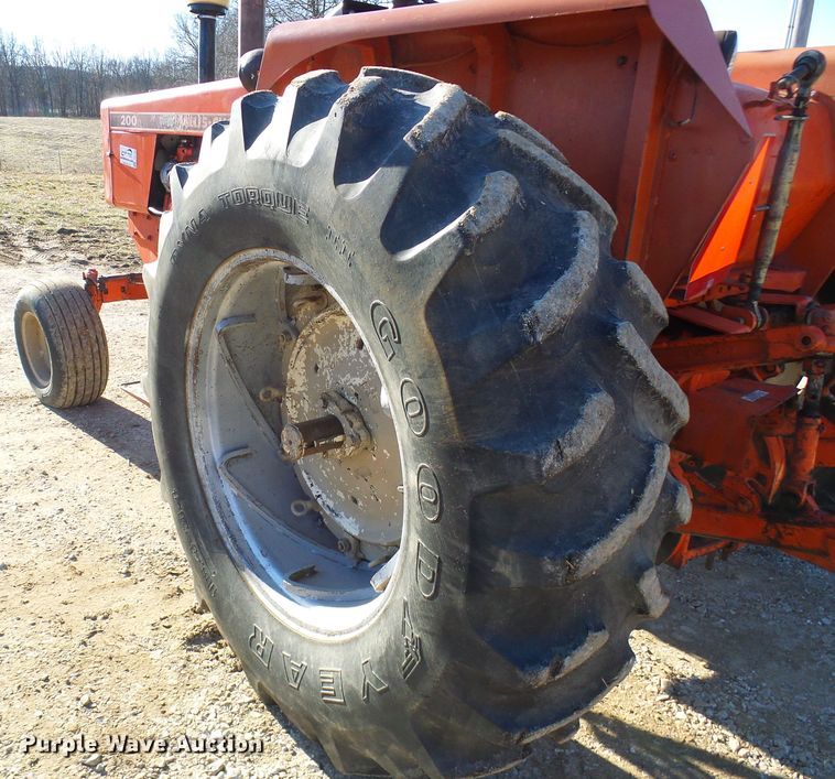 image for item DD1764 Allis Chalmers 200 tractor