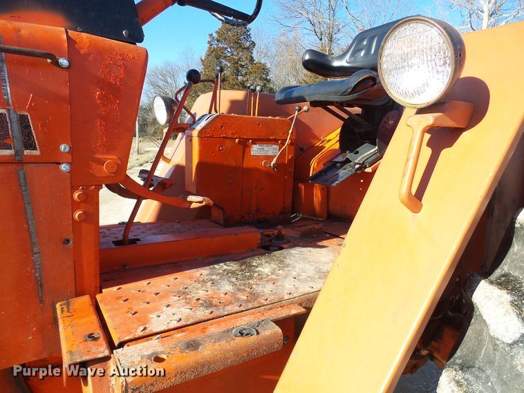 image for item DD1764 Allis Chalmers 200 tractor