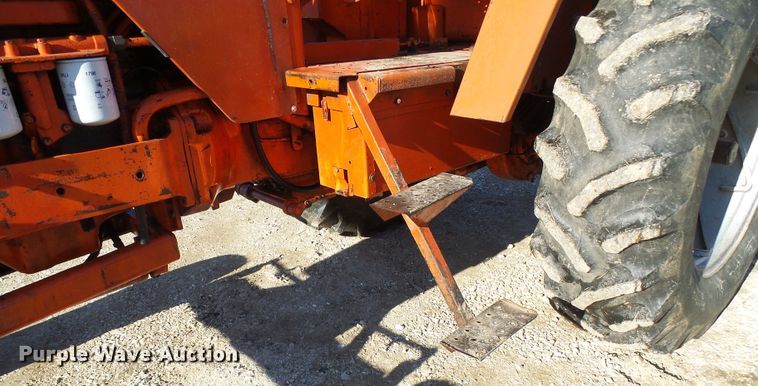 image for item DD1764 Allis Chalmers 200 tractor