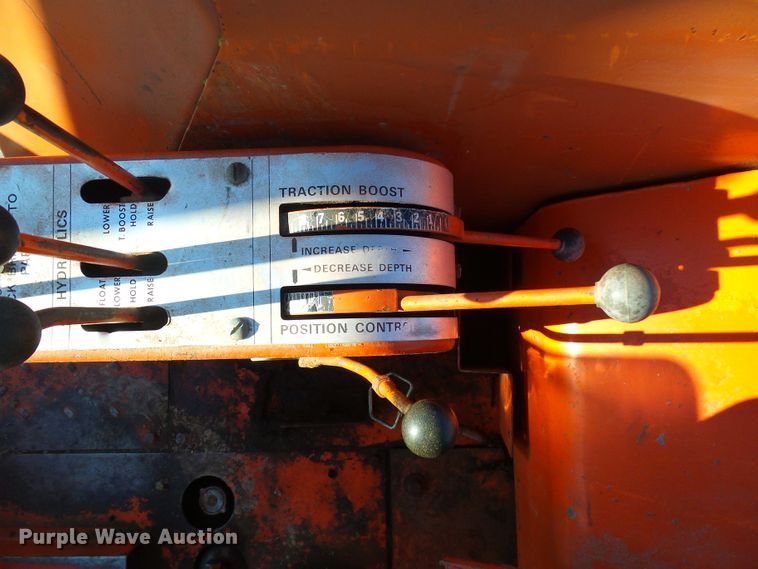 image for item DD1764 Allis Chalmers 200 tractor