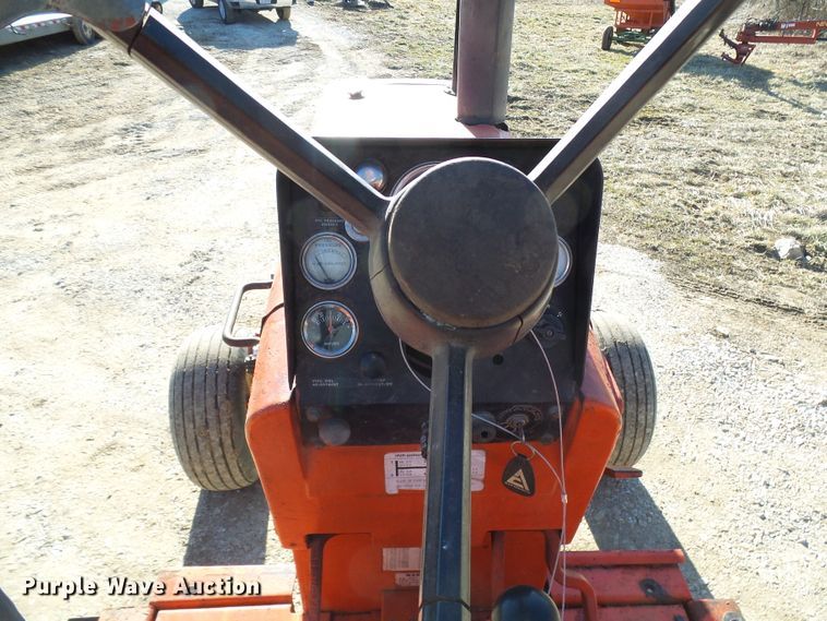 image for item DD1764 Allis Chalmers 200 tractor