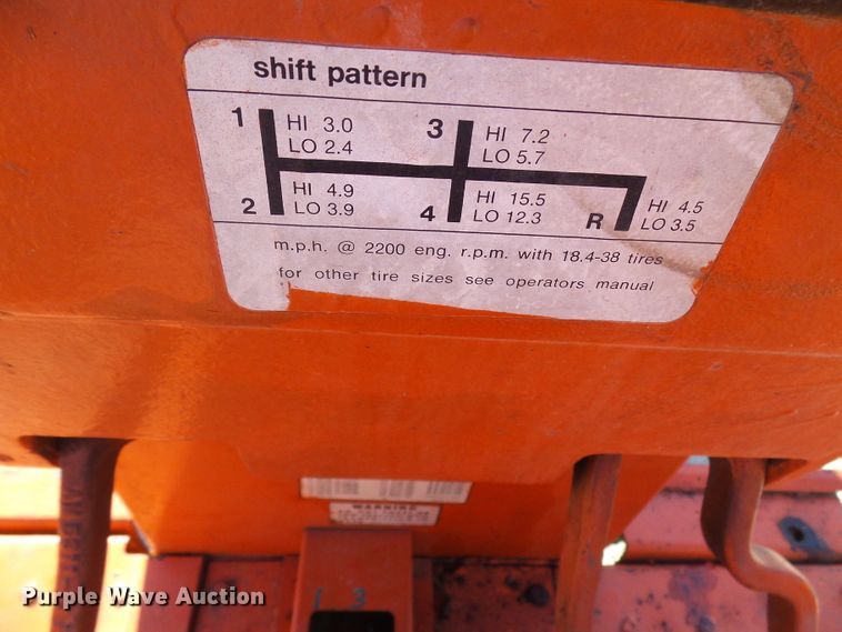 image for item DD1764 Allis Chalmers 200 tractor