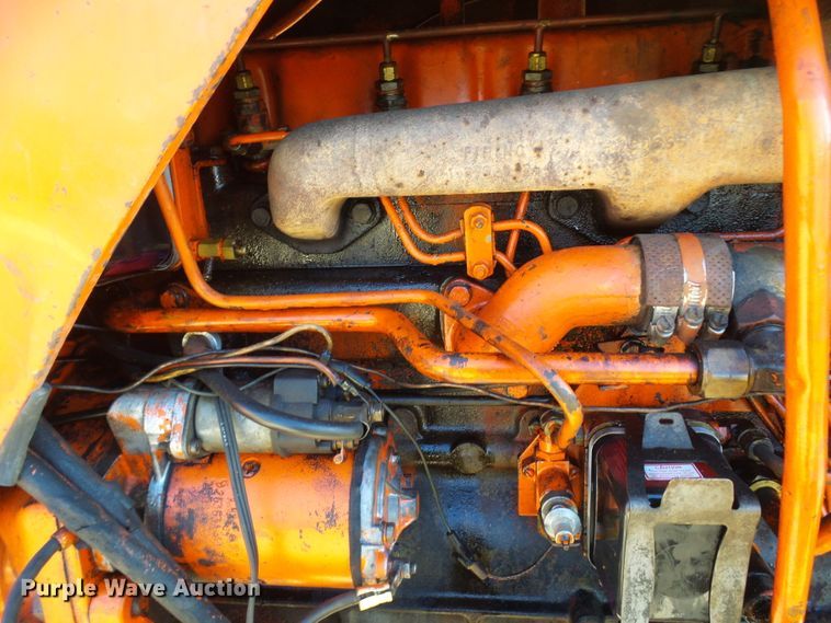 image for item DD1764 Allis Chalmers 200 tractor