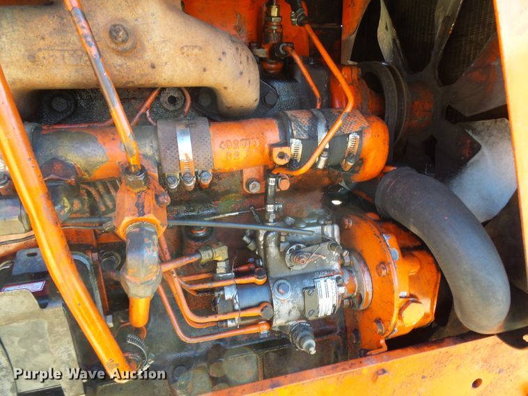 image for item DD1764 Allis Chalmers 200 tractor