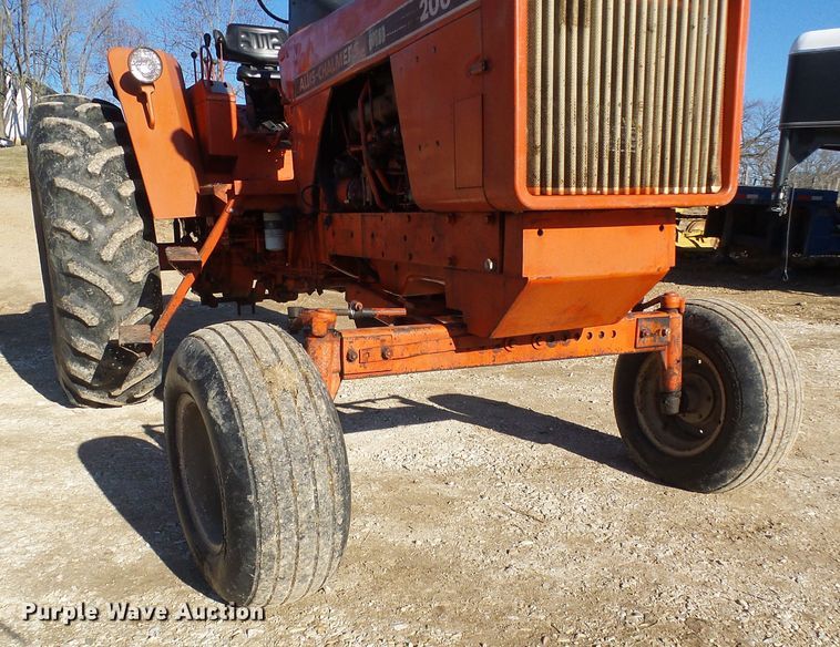 image for item DD1764 Allis Chalmers 200 tractor