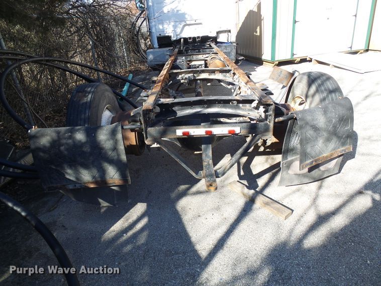 image for item DD1769 1999 Freightliner FL70 truck cab and chassis