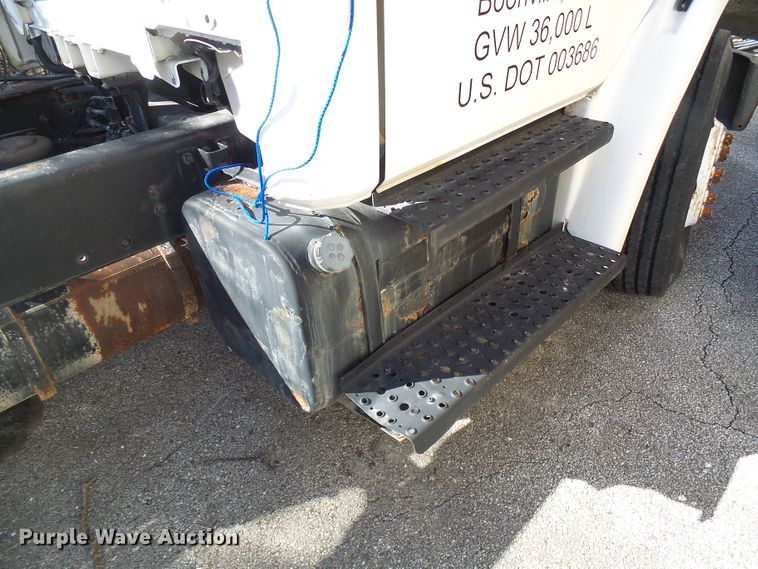 image for item DD1769 1999 Freightliner FL70 truck cab and chassis