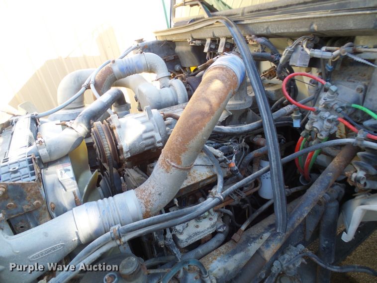 image for item DD1769 1999 Freightliner FL70 truck cab and chassis