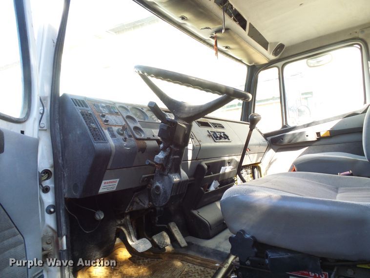 image for item DD1769 1999 Freightliner FL70 truck cab and chassis