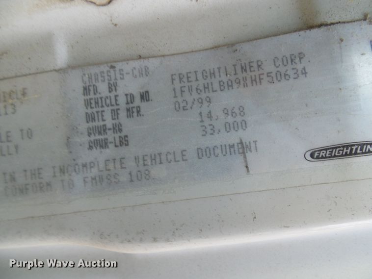 image for item DD1769 1999 Freightliner FL70 truck cab and chassis