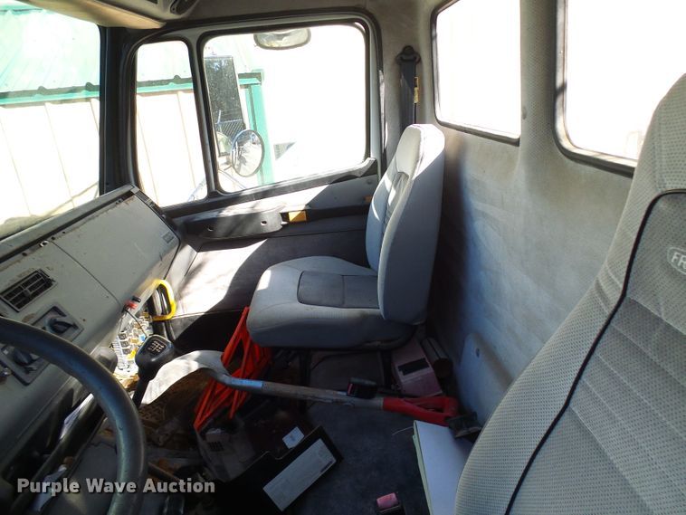 image for item DD1769 1999 Freightliner FL70 truck cab and chassis